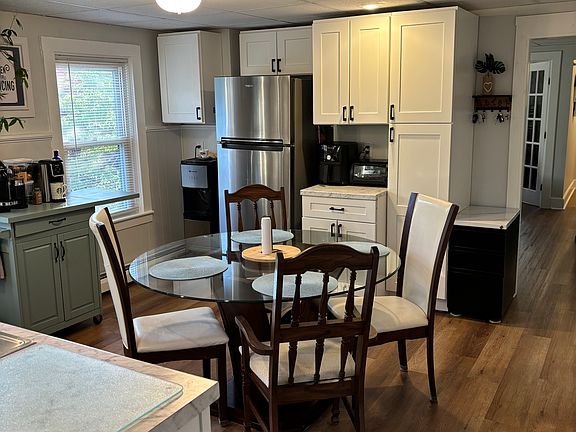 2nd image of 15 Bennett St Floor 2