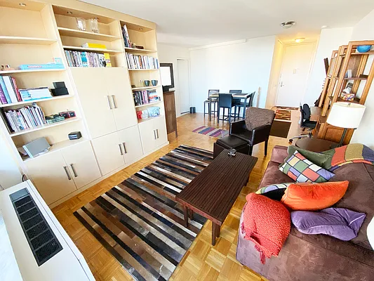 Rented by Apartment Luxe Realty Group, Inc | media 23