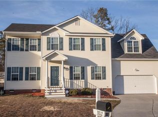 3812 Pillow Bluff Ln, North Chesterfield, VA 23237