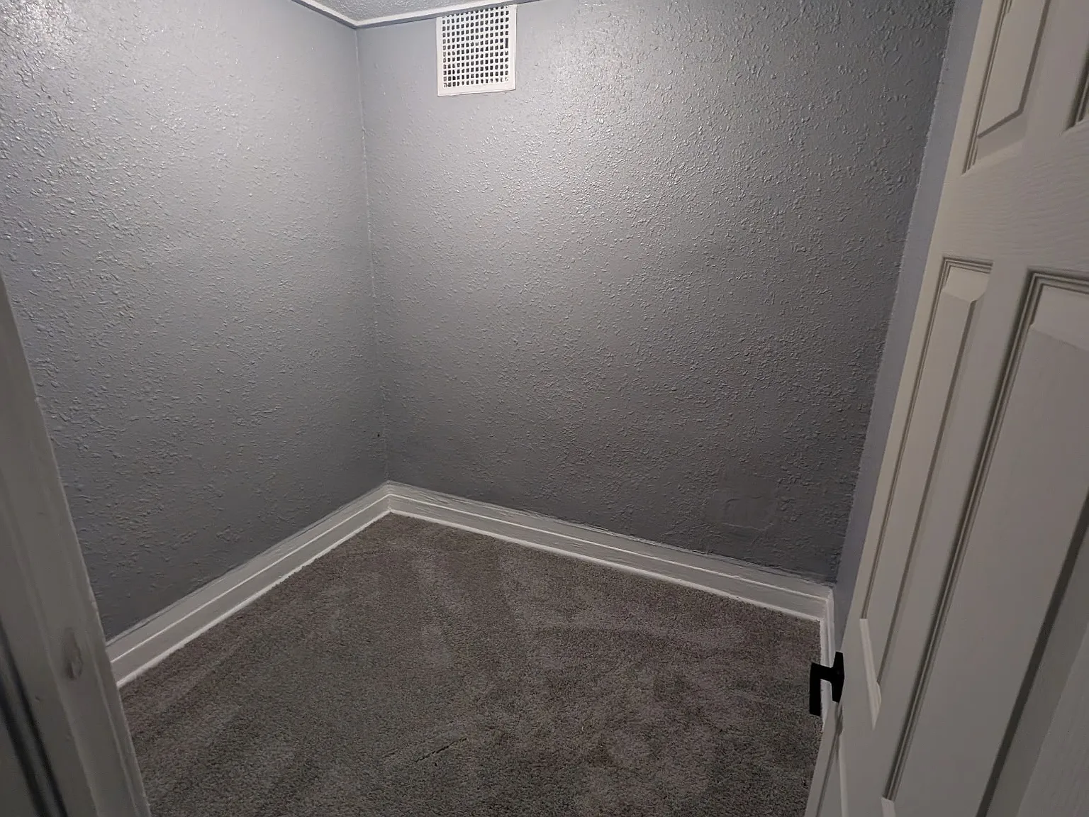 Edsel Ford Apartments - 2 — Photo 4