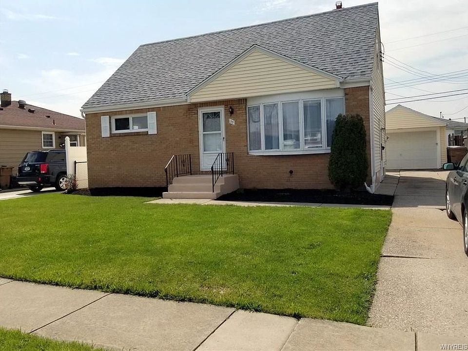 1st image of 33 Nadine Dr