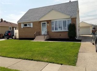 33 Nadine Dr, Cheektowaga, NY 14225