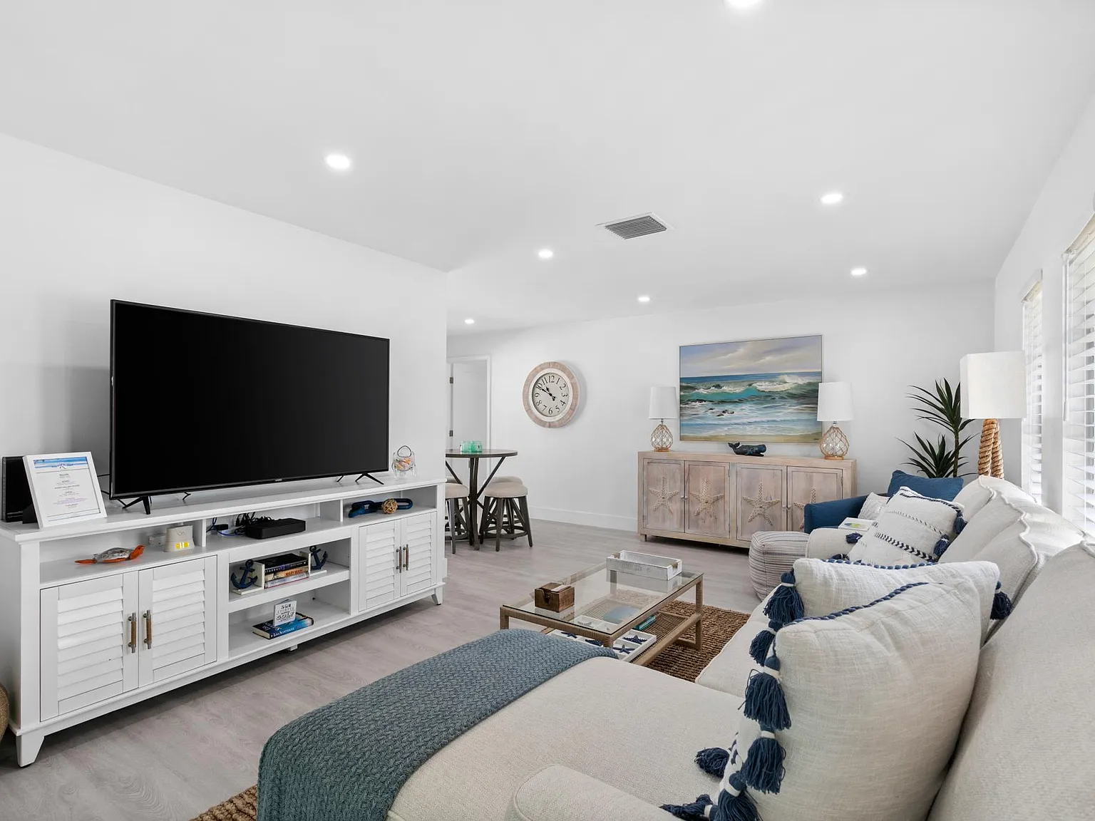 3 bed, 1596 sqft, $5,000 — Photo 2