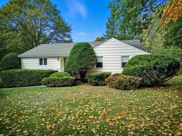 58 Walker St, Marlborough, MA 01752