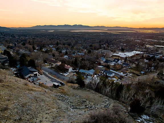 4th image of 13 Sunset Dr