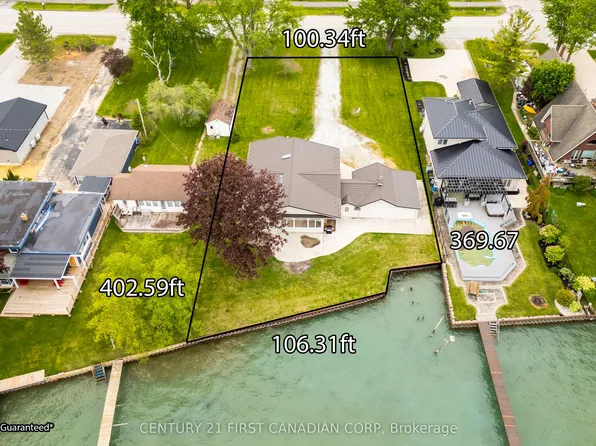 3877 Saint Clair Pkwy, Saint Clair, ON N0P 2B0