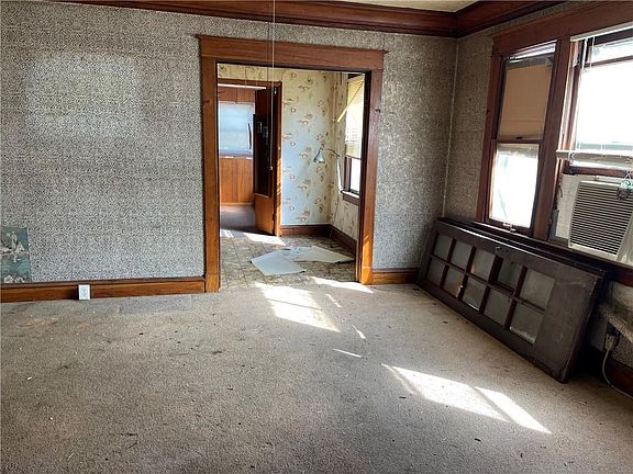 4th image of 3935 College Ave