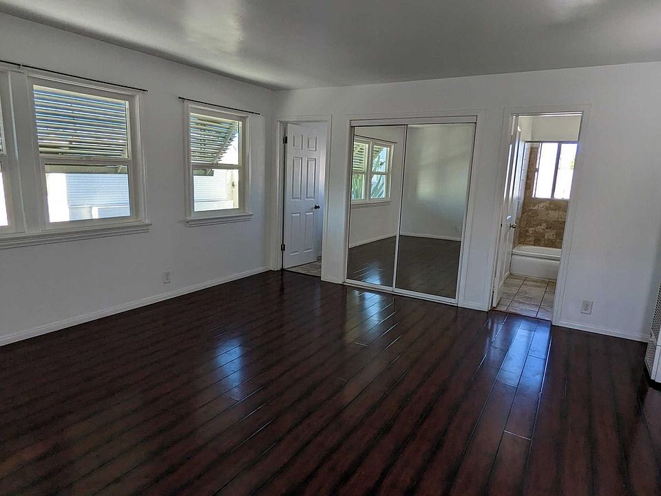 1st image of 947 W 55th St #1/2