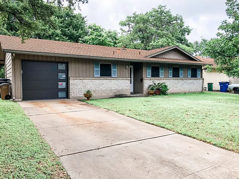 8101 Stillwood Ln — Photo 12