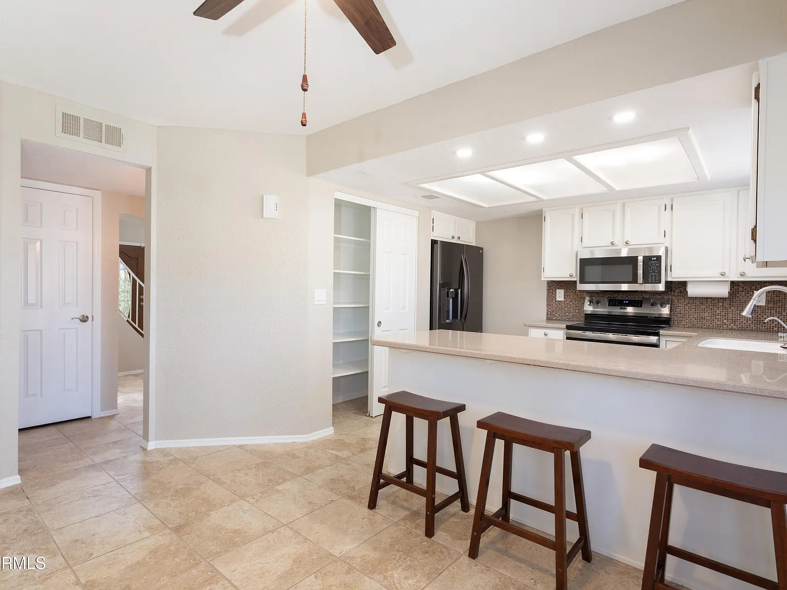 4 bed, 3.0 bath, 2043 sqft, $3,095 — Photo 4
