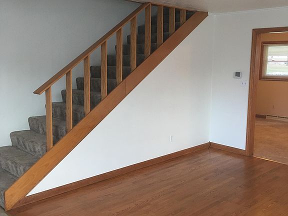 5th image of 923 Logan St NW