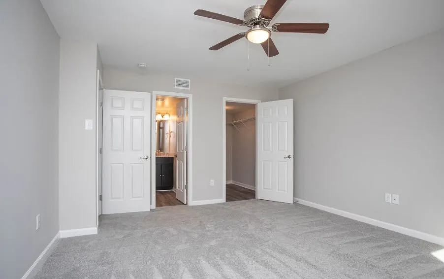 Welcome to Richmond Hills Apartments, where modern comfort meets style. With spacious interiors and a cozy atmosphere, these newly updated rooms are perfect for making memories. Explore your new home today and schedule a tour!