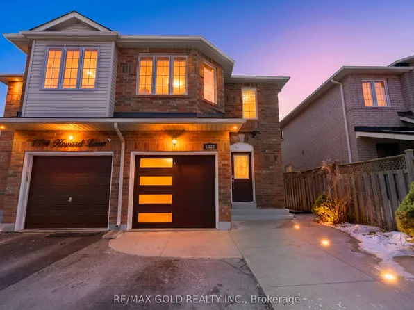 1322 Mowat Ln, Milton, ON L9T 6C2