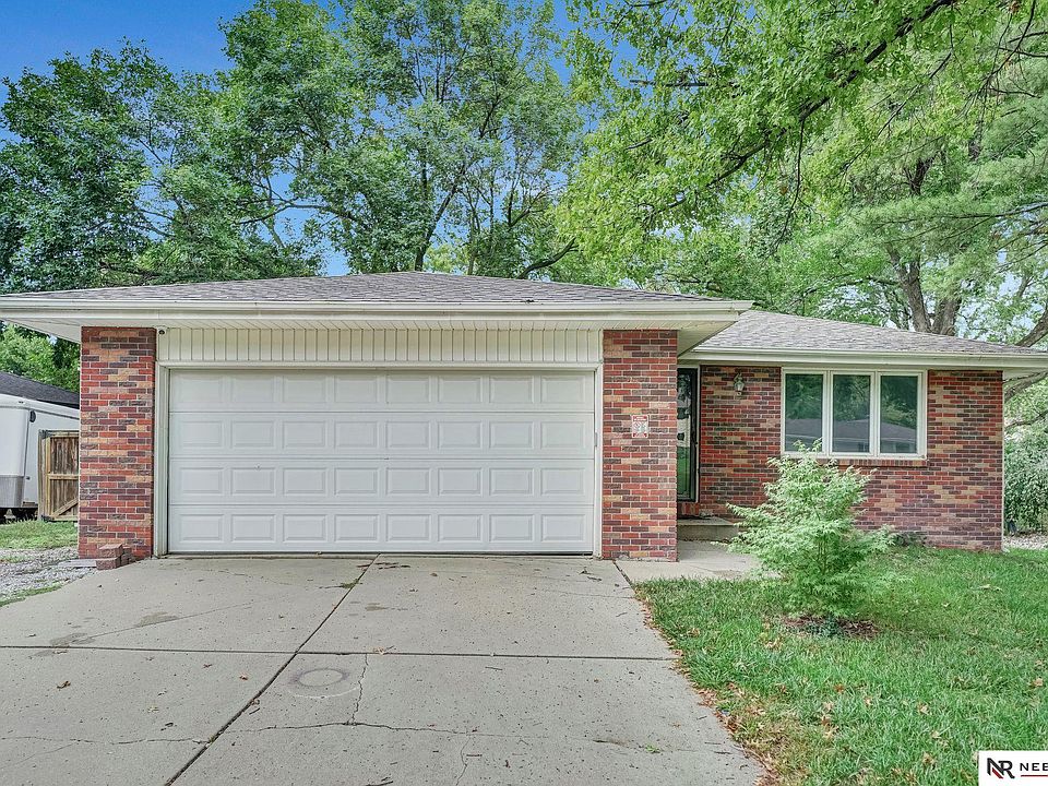 1st image of 5920 Deerwood Dr