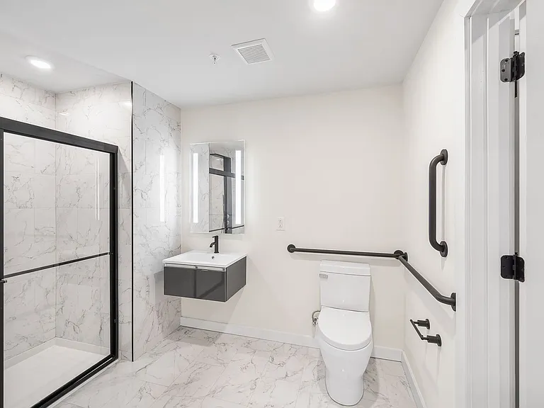 Stunning New Luxury Apartments at The Vienna — Photo 95