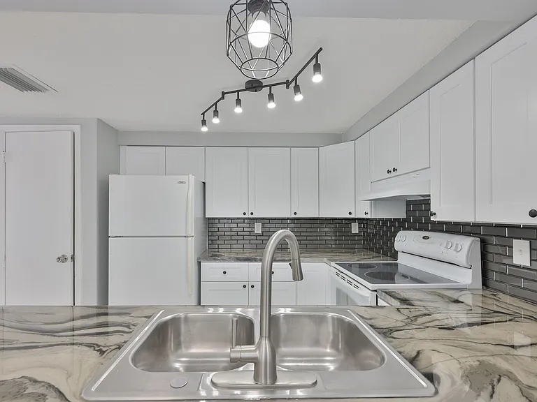 5637 Golden Nugget Dr — Photo 12