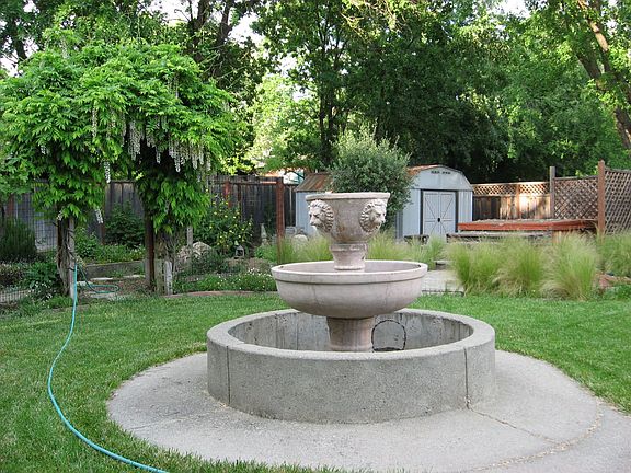 Fountain and Hot Tub