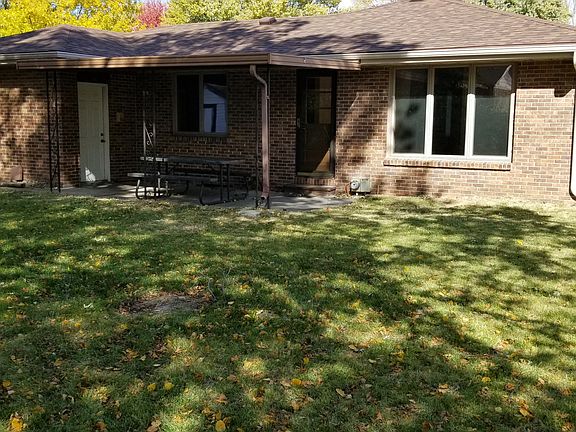 2nd image of 5431 Woodsview St