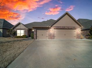 7605 E 83rd Pl, Owasso, OK 74055