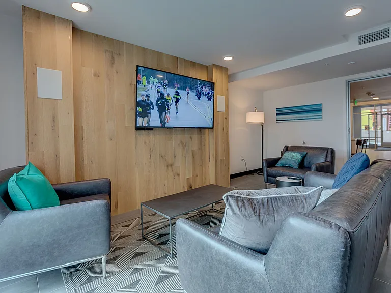 Mysa Apartments — Photo 11