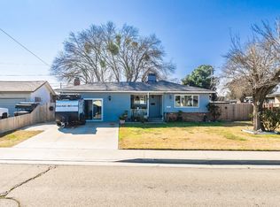 207 W Burlwood Ln, Lemoore, CA 93245