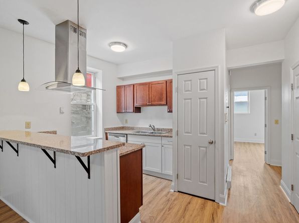 251 Green St #2B