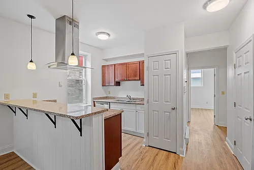 251 Green St Photo 1
