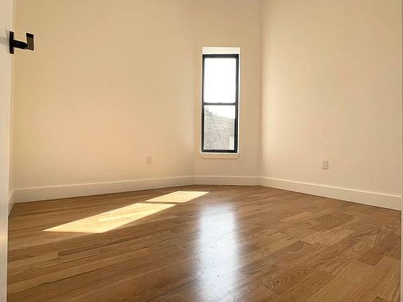 4th image of 340 Broadway Floor 3