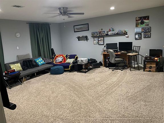 Large Family/Game/Movie Room