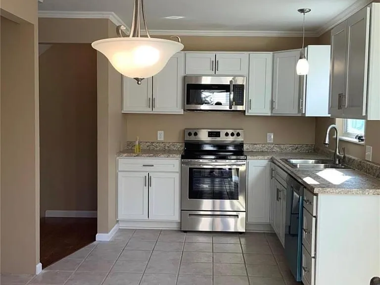 409 Omar Ct — Photo 3