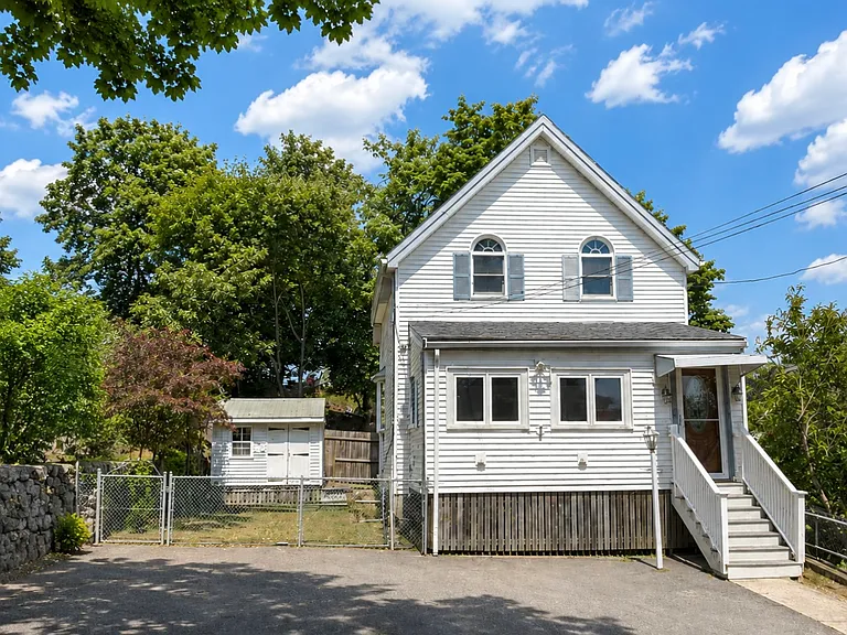 1 Oak Grove Ct — Photo 1