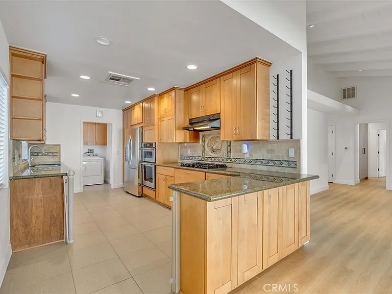 11528 Balboa Blvd — Photo 18