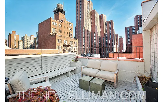 Sold by Douglas Elliman | media 22