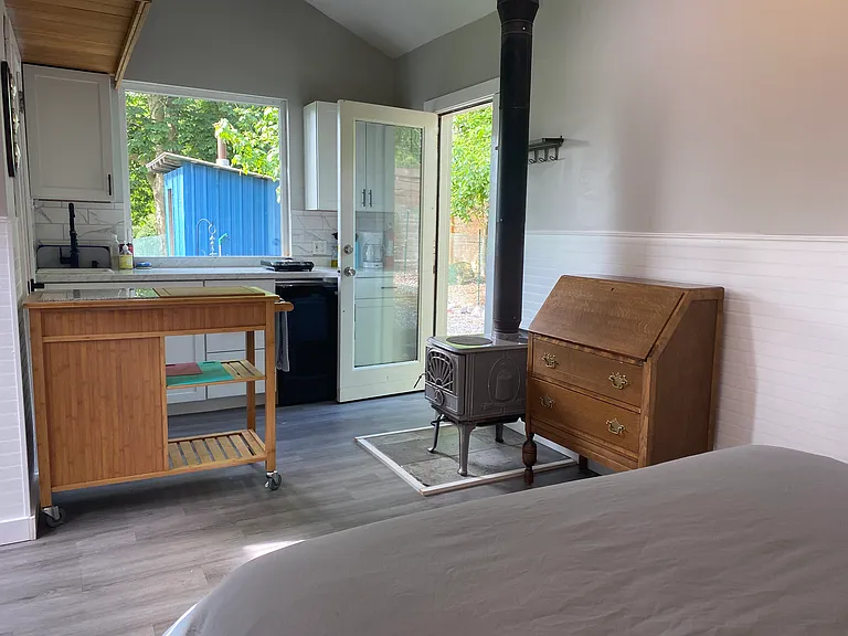 2809 Alderwood Ave #B — Photo 5