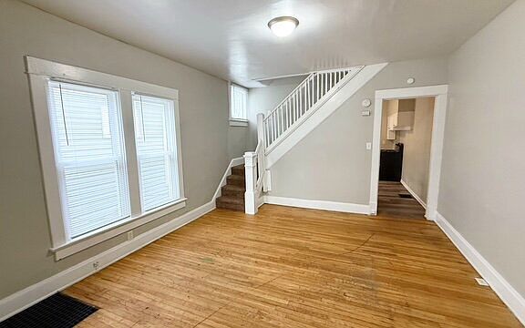4th image of 1344 N Dearborn St #0