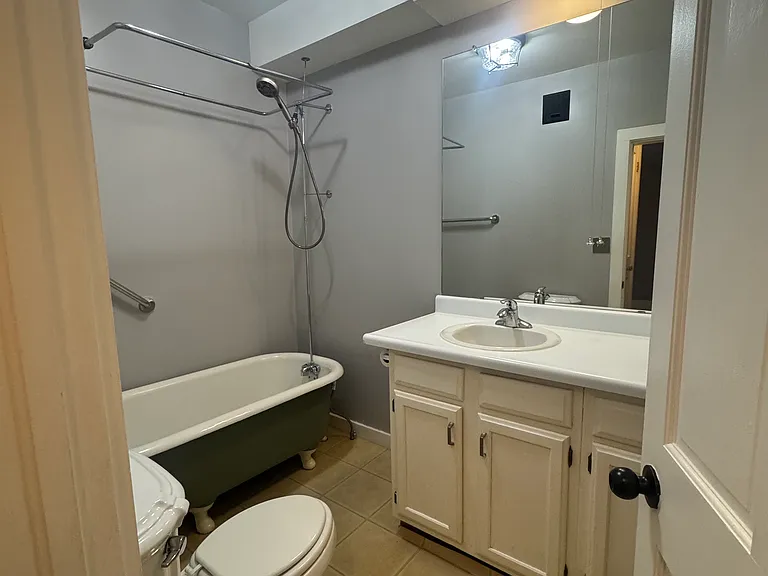 213 Perry St #2 — Photo 8