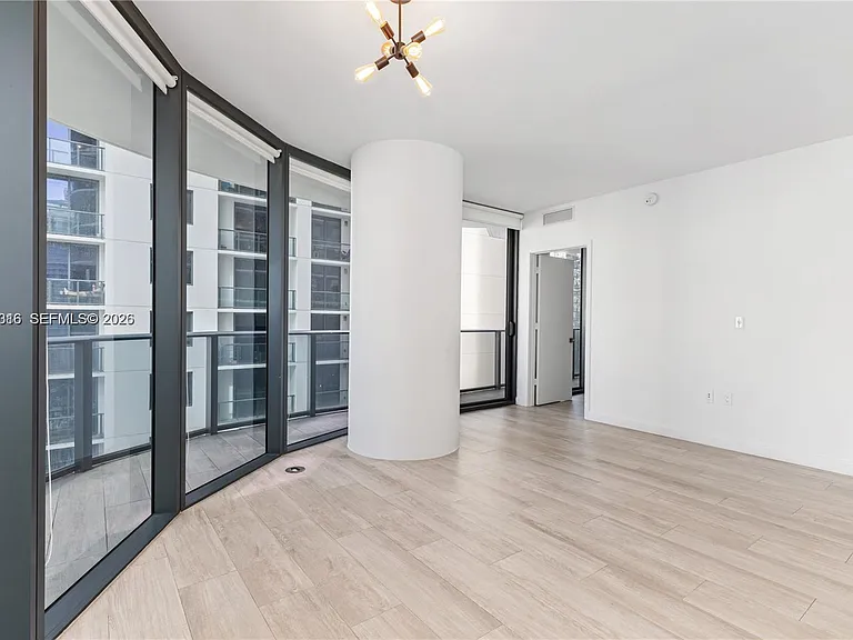 49 SW 9th St — Photo 7