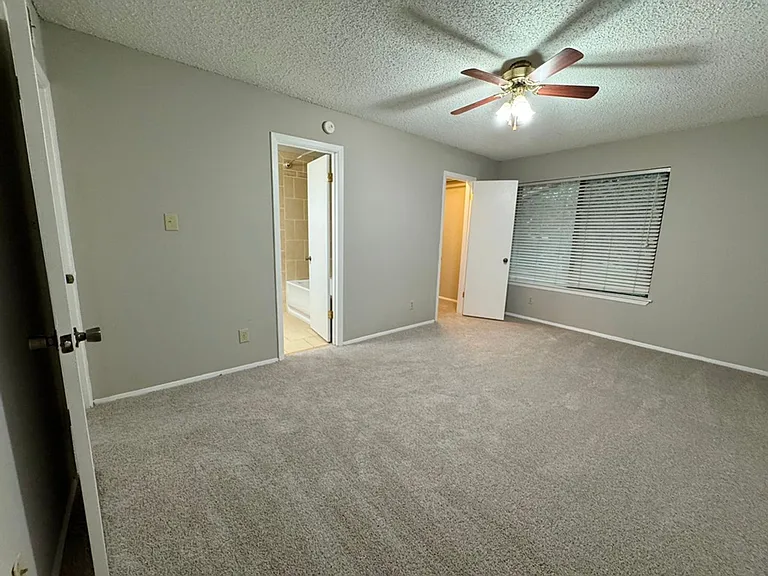 9502 Quail Village Ln — Photo 22