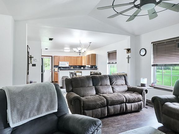 5th image of 2406 County Road 3107 S