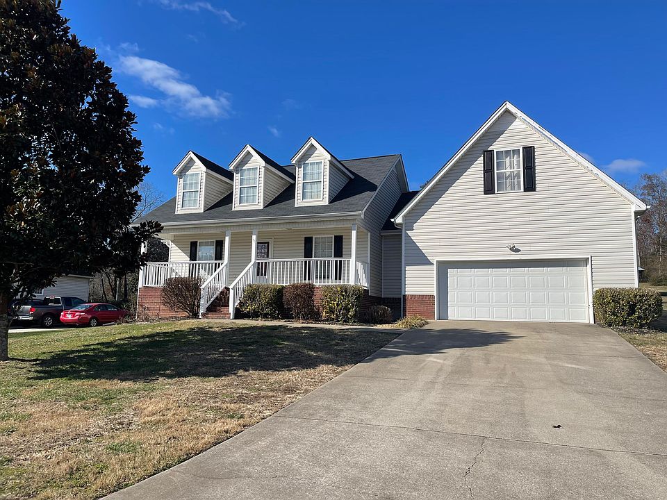 1st image of 111 Fernwood Dr NE