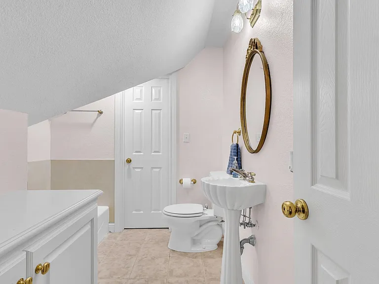 4 Twin Circle Dr — Photo 25