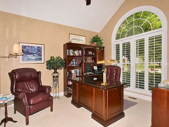 3rd image of 16815 Sunset Circle Dr