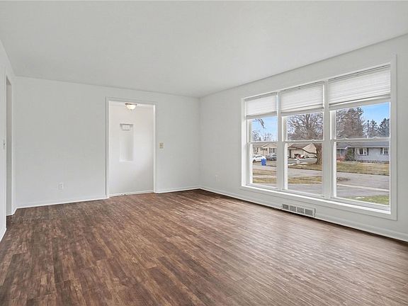 4th image of 32 Tandoi Dr