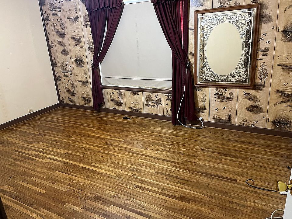 1st image of 3340 Paris St