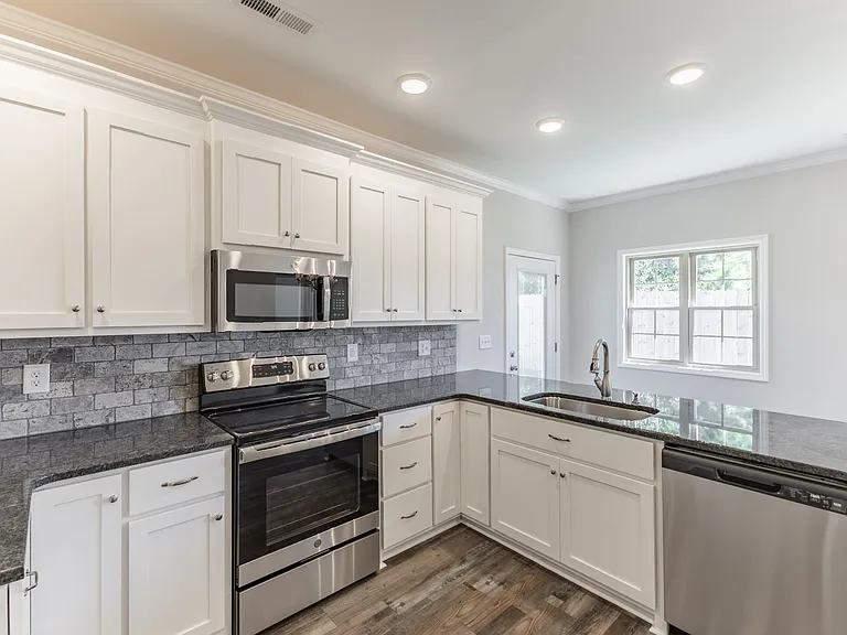 117 James Bowie Dr — Photo 10