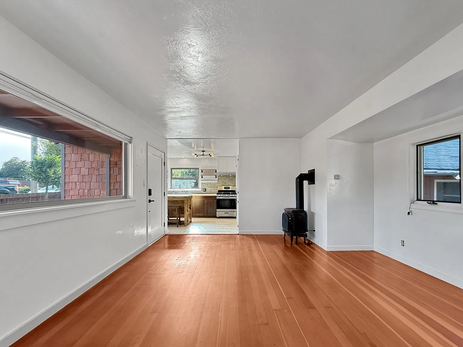 2 bed, 1289 sqft, $4,500 — Photo 2