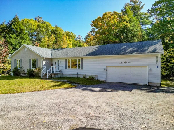 10 Oakridge Rd, McDougall, ON P2A 2W9