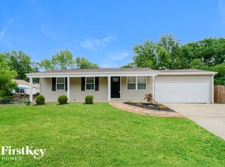 1706 Pebble Brook Dr, O'Fallon, MO 63366