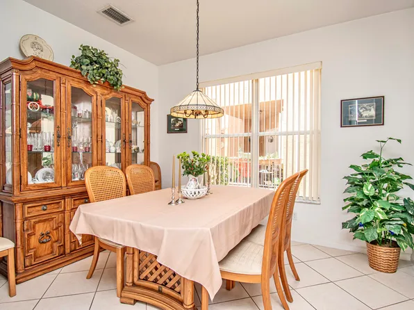 5434 Sunseeker Boulevard, Greenacres, FL 33463