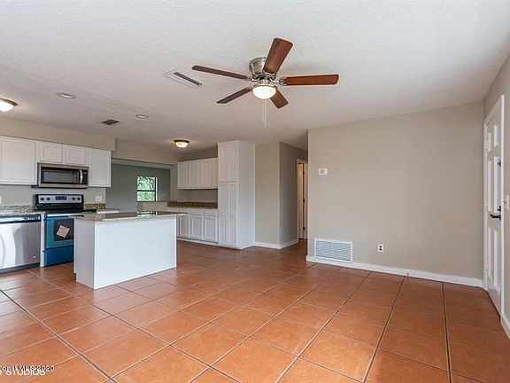 5th image of 880 Margie Dr